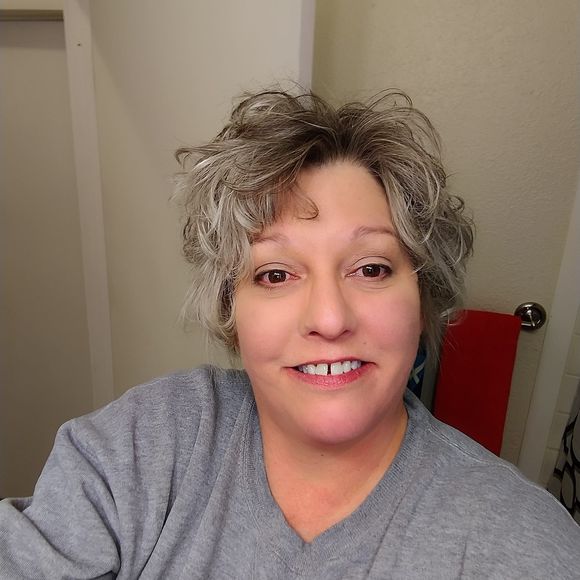 Meet your Posher, Kim - Picture 1 of 1